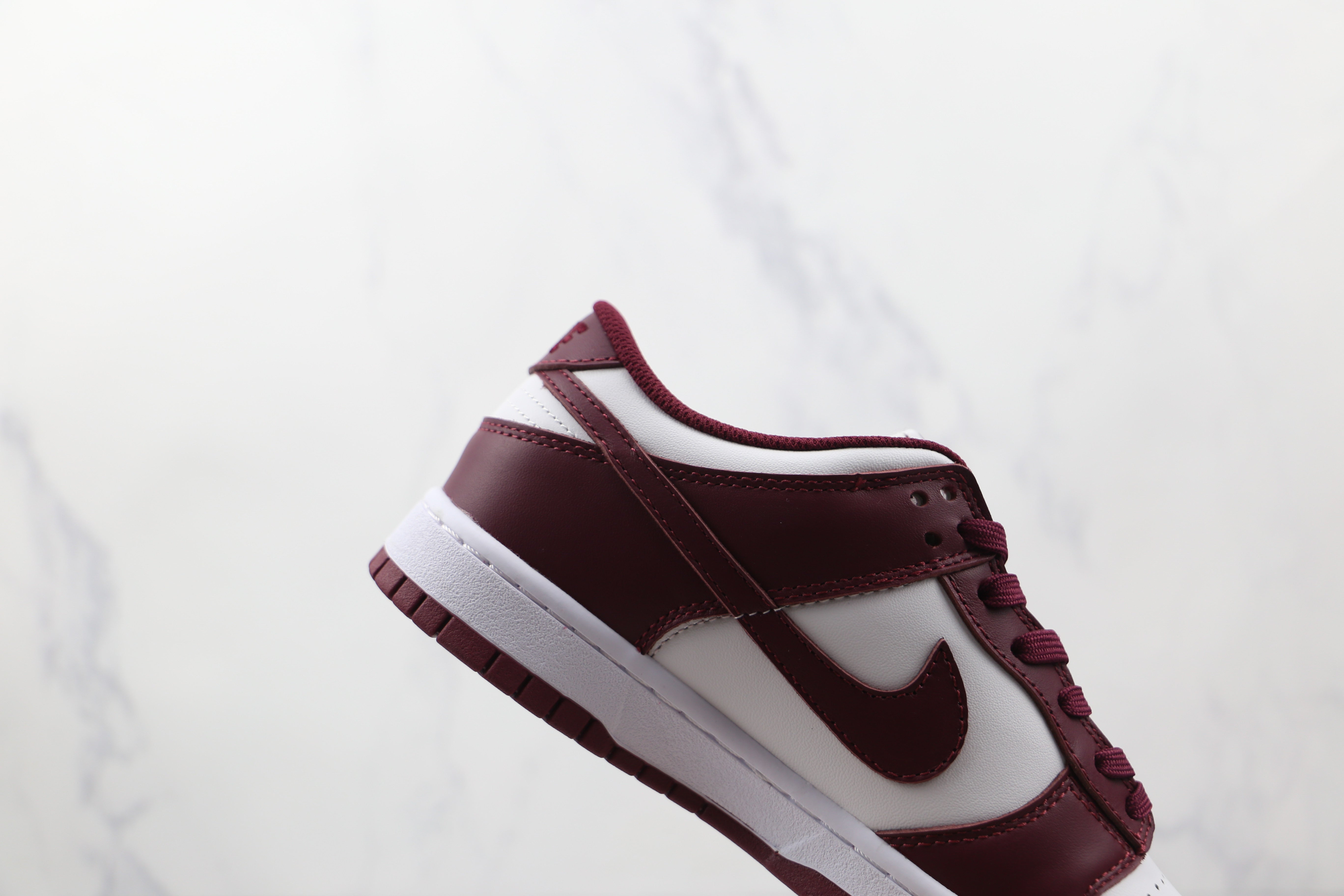 Tênis Nike Dunk Low Bordeaux