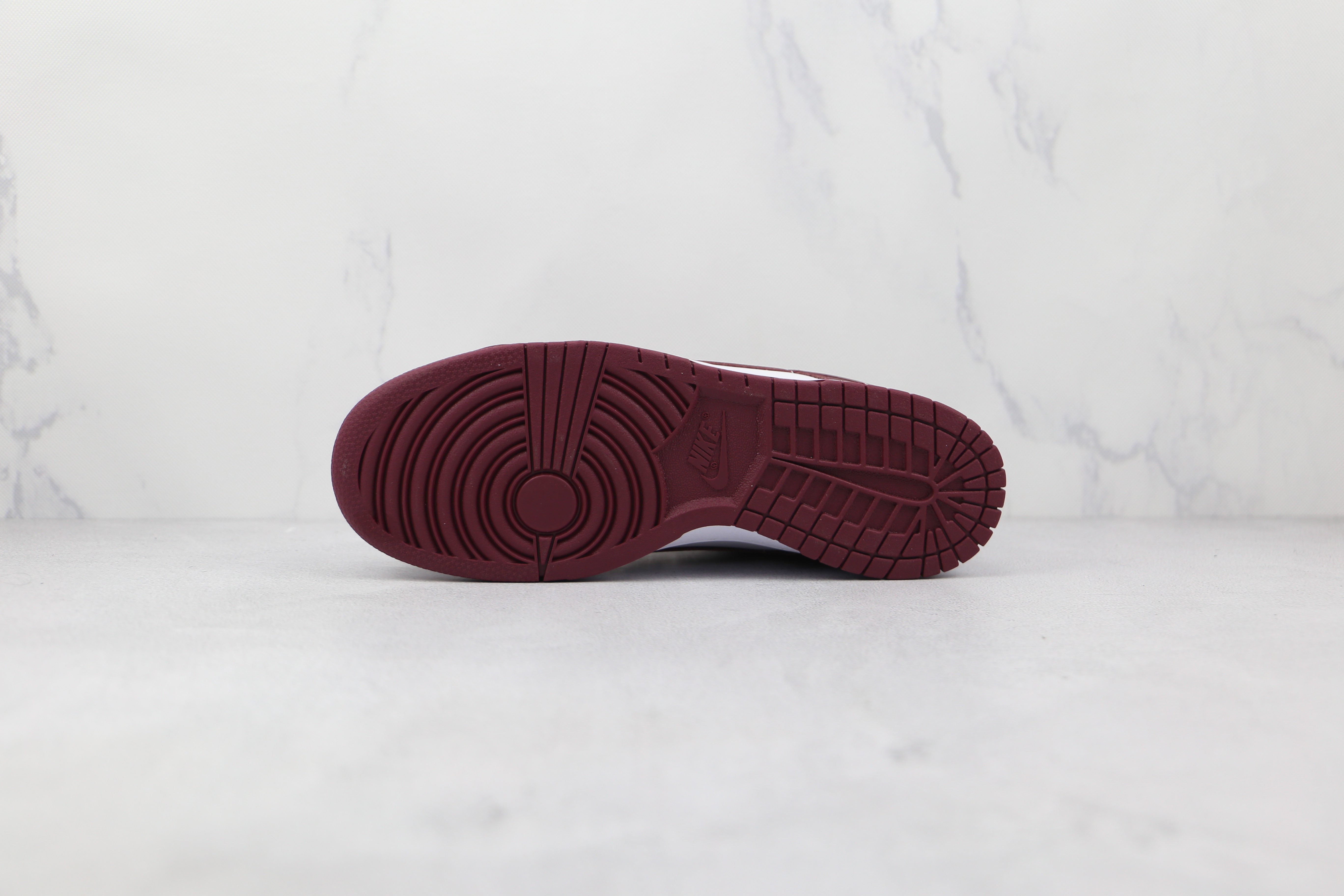 Tênis Nike Dunk Low Bordeaux