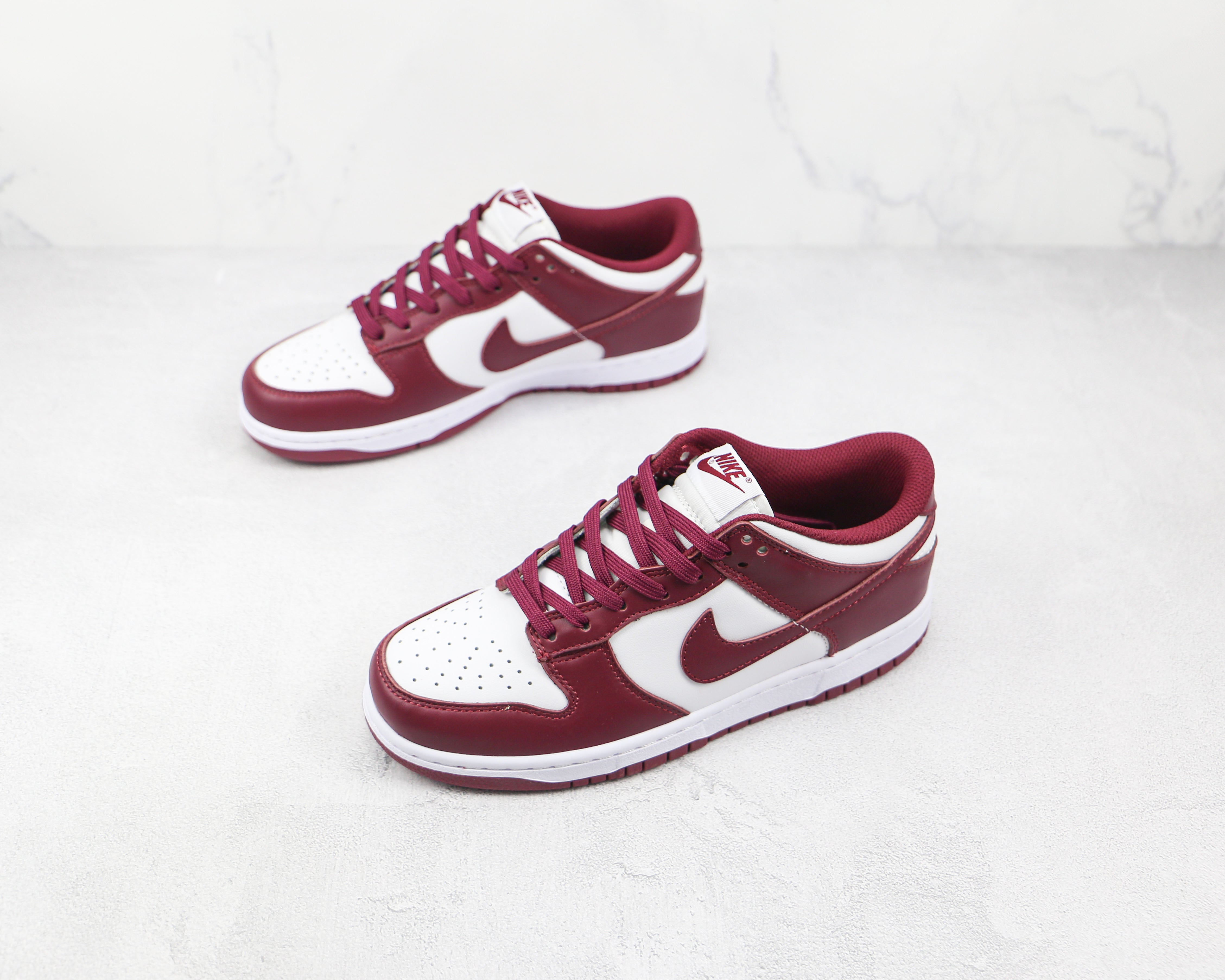 Tênis Nike Dunk Low Bordeaux
