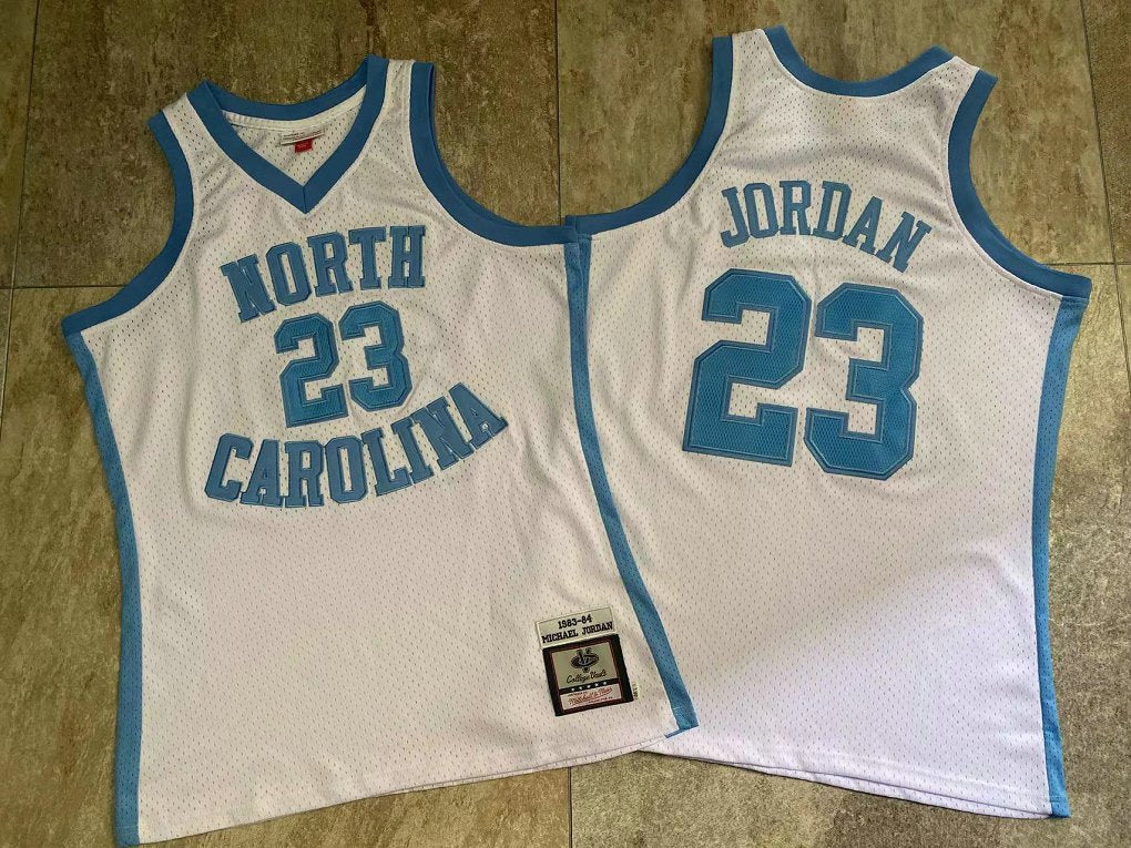 Regata Authentic NCAA North Carolina Michael Jordan 1983/84 Branca - OGJERSEYSHOP