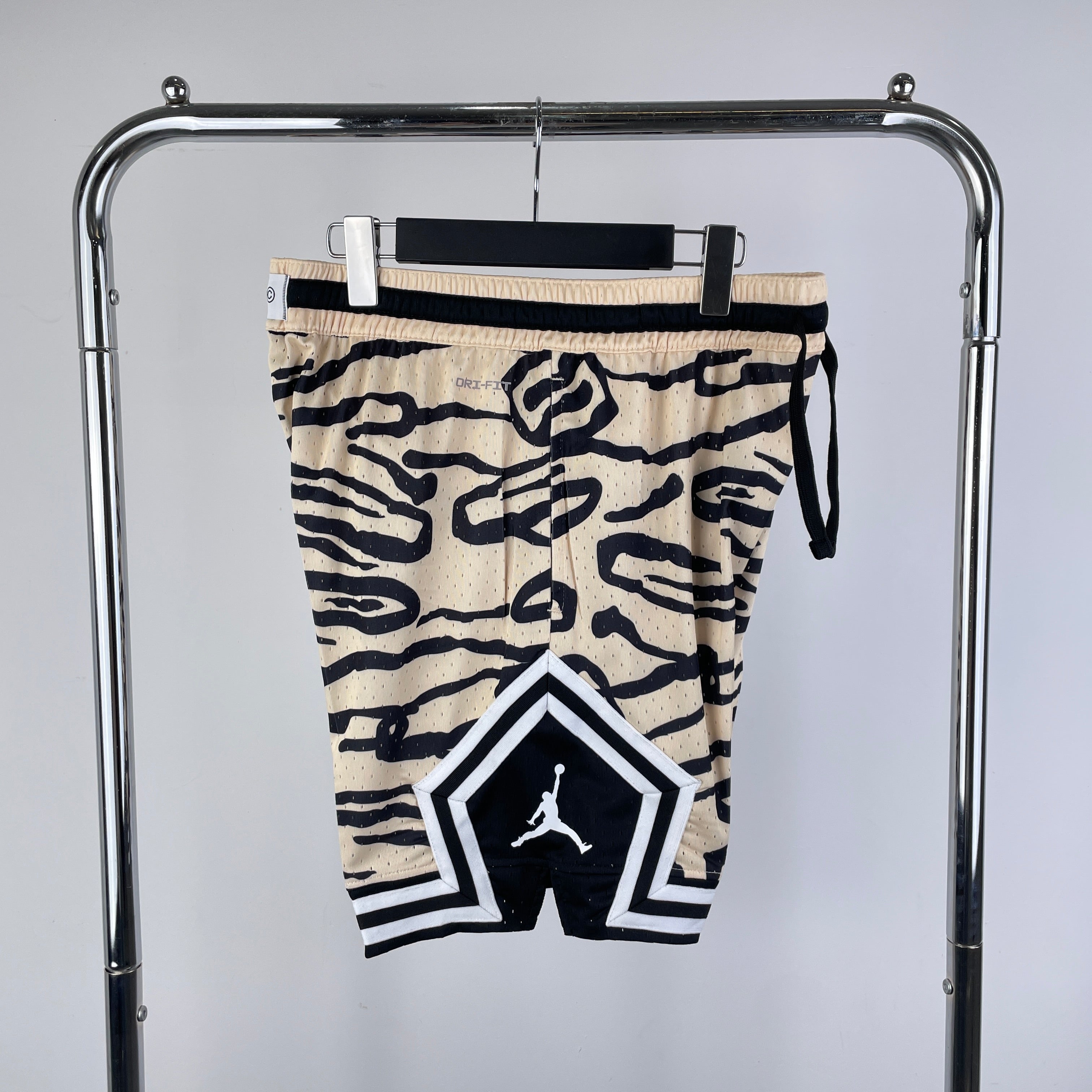 Short Jordan Dri-FIT Diamond Yellow/Black - OGJERSEYSHOP