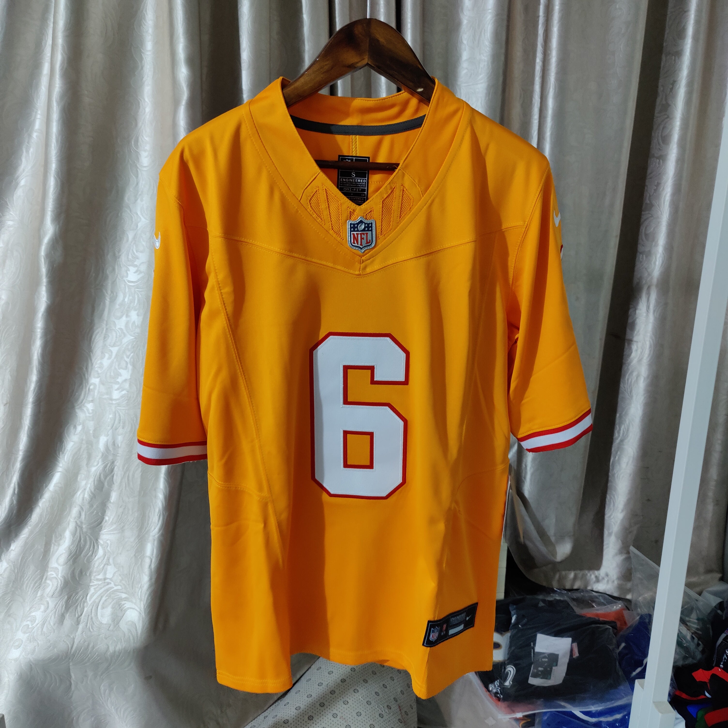 Camisa NFL Tampa Bay Buccaneers Vapor F.U.S.E. Limited Jersey Laranja