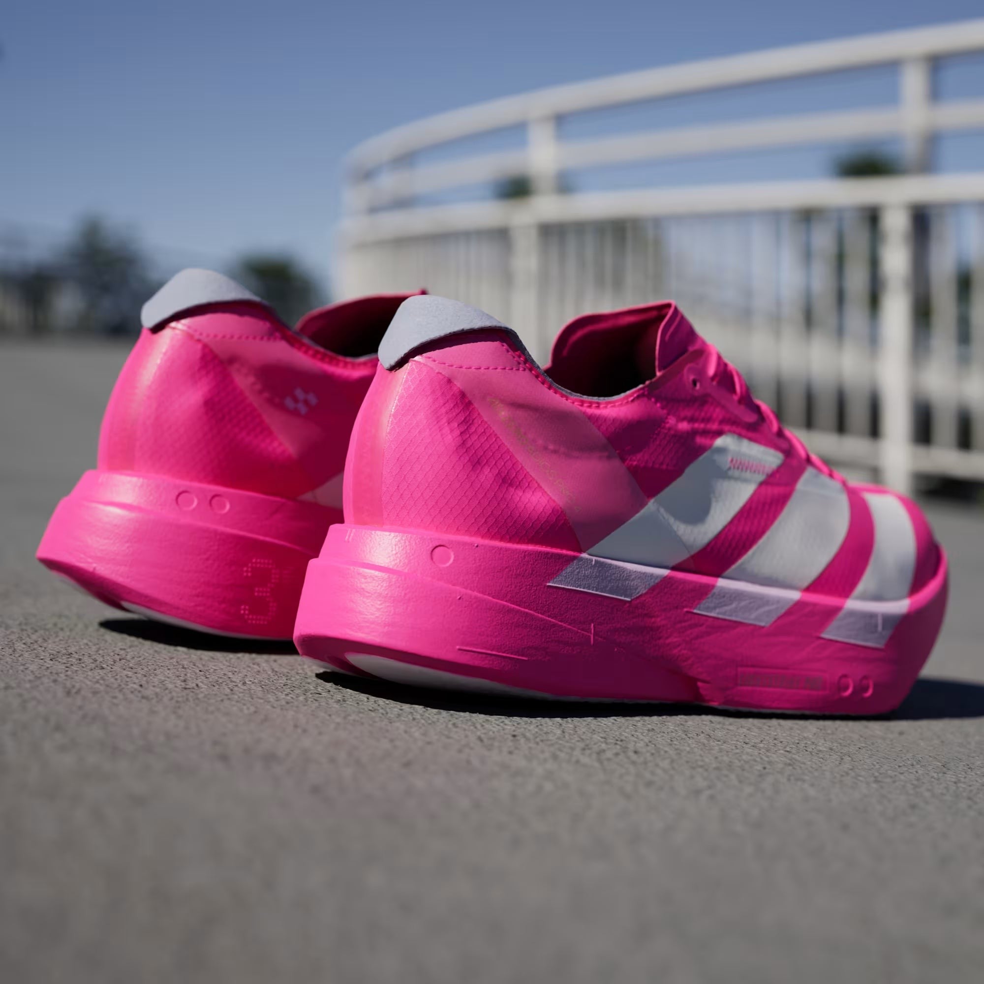tenis adizero adios pro 4 shock pink