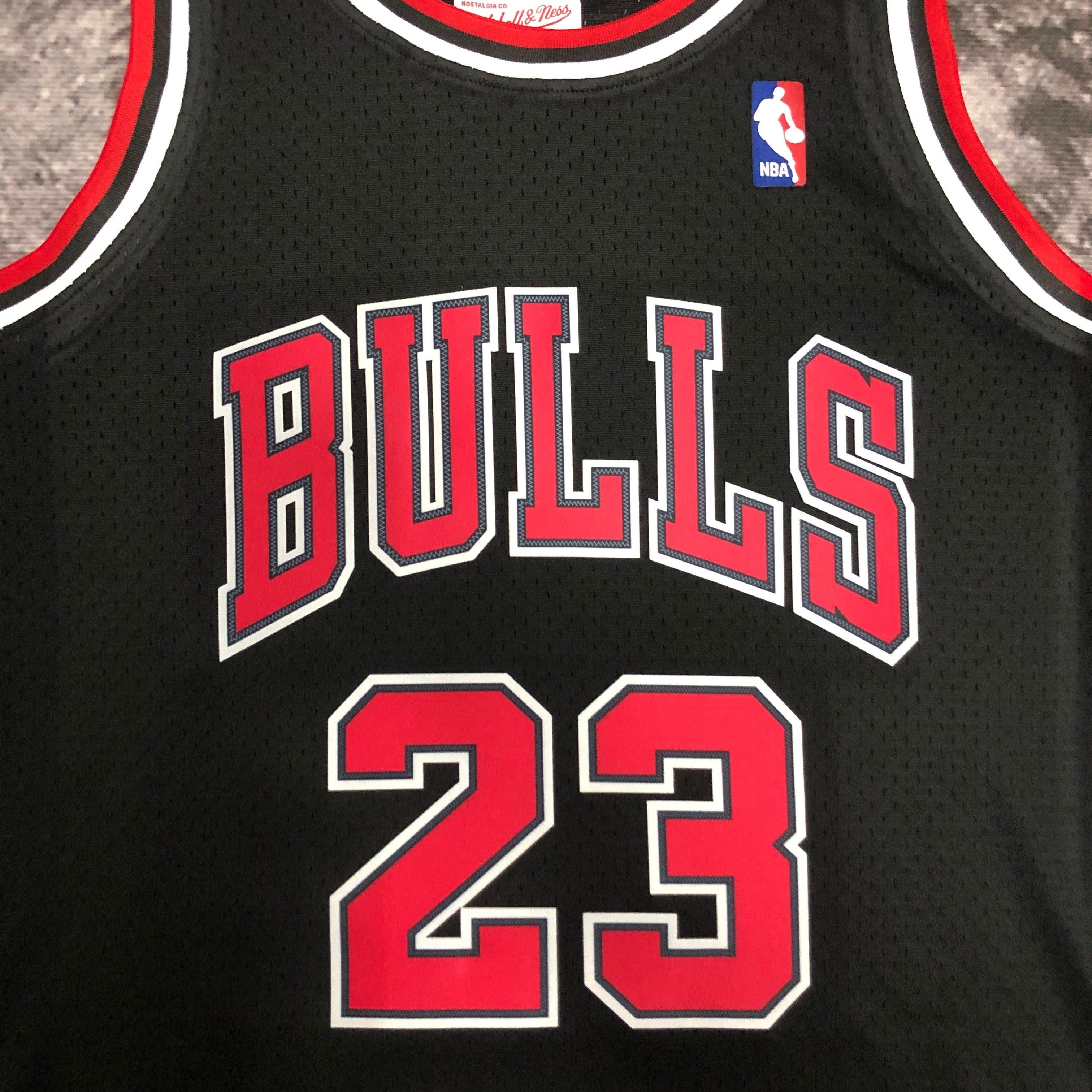 Regata Swingman Chicago Bulls Mitchell & Ness Hardwood Classics 1997/98 Preta - OGJERSEYSHOP