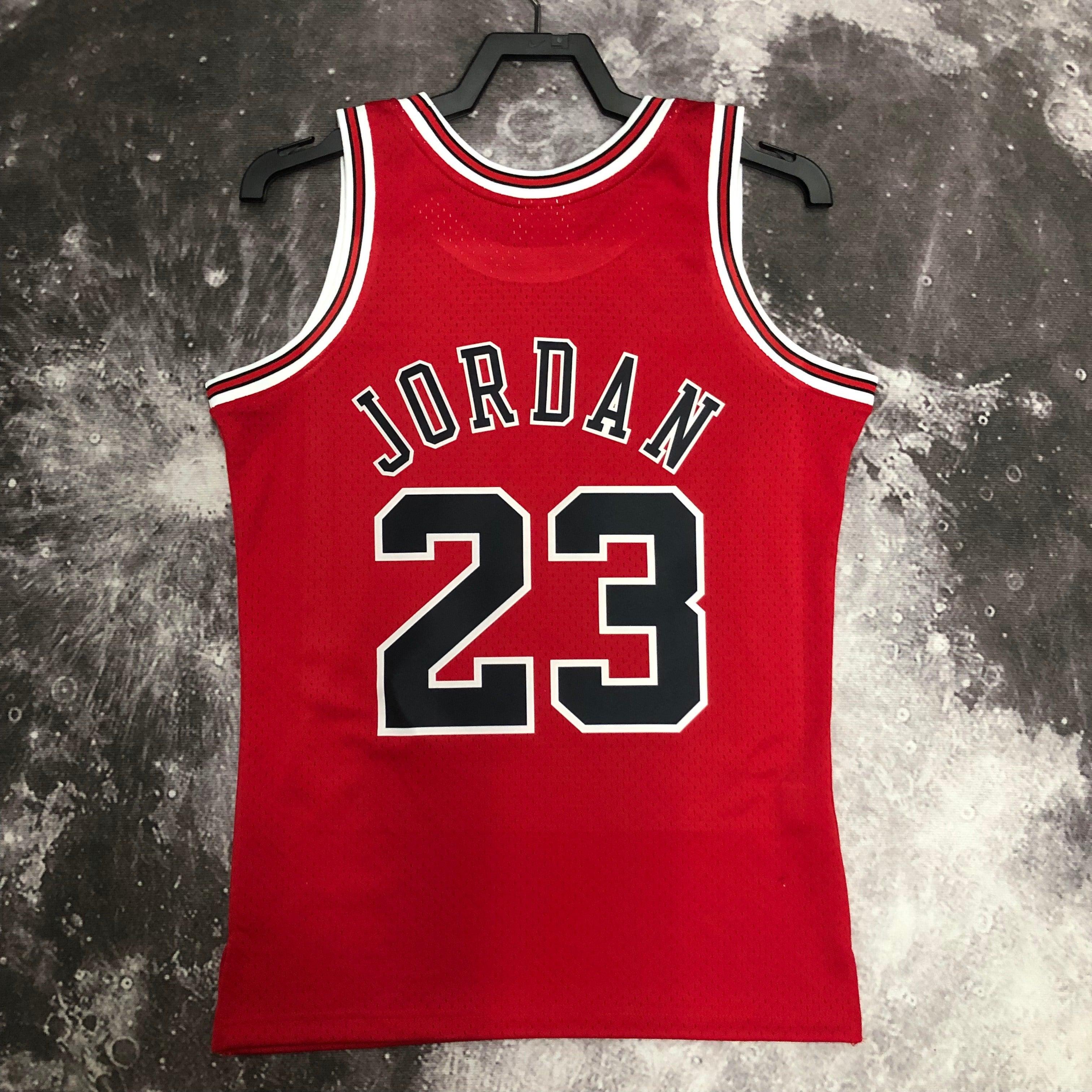 Regata Swingman Chicago Bulls Mitchell & Ness Hardwood Classics 1997/98 Vermelha - OGJERSEYSHOP