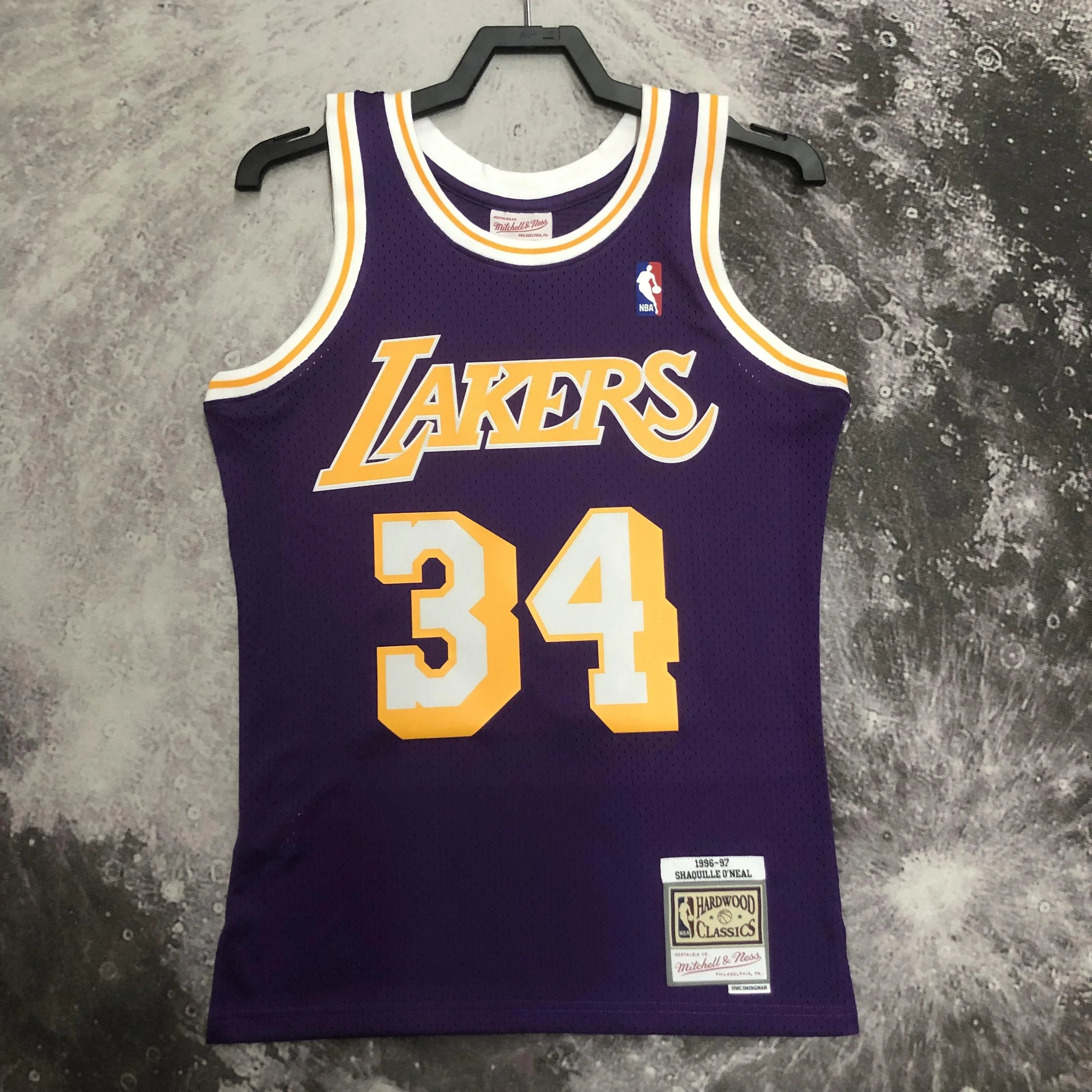 Regata Swingman Los Angeles Lakers Mitchell & Ness Roxa Hardwood Classics 1996/97 - OGJERSEYSHOP