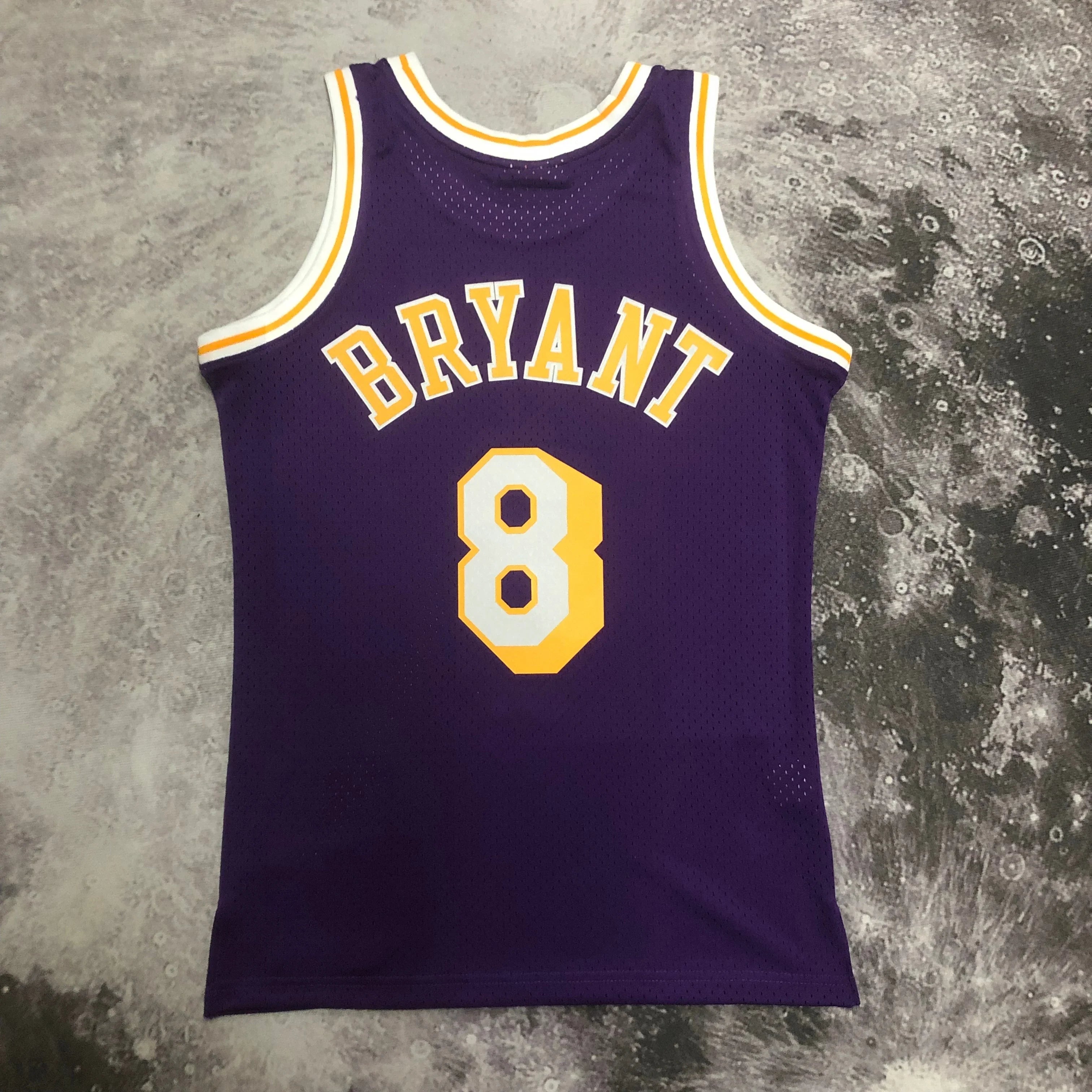 Regata Swingman Los Angeles Lakers Mitchell & Ness Roxa Hardwood Classics 1996/97 - OGJERSEYSHOP