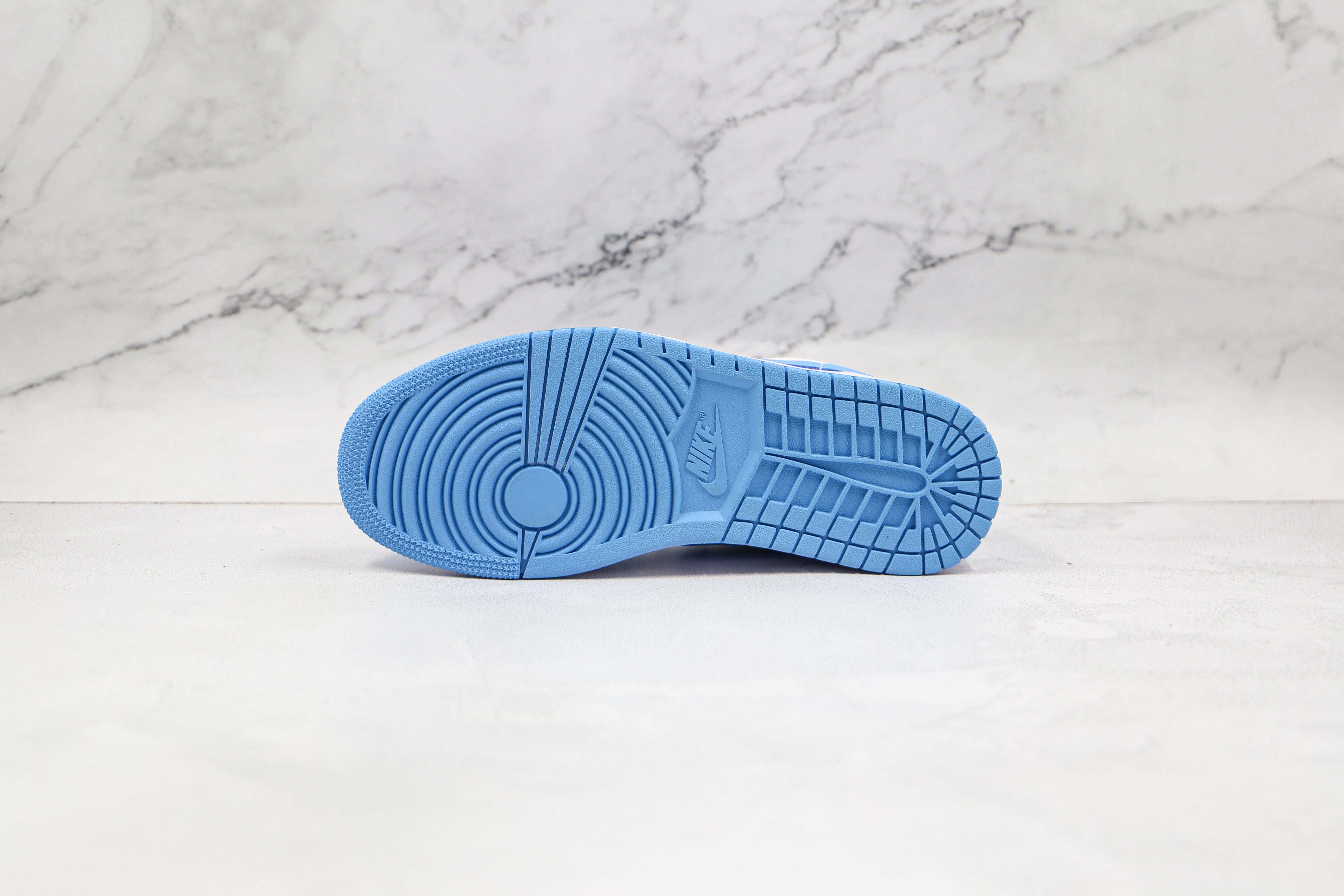 Jordan 1 Low UNC