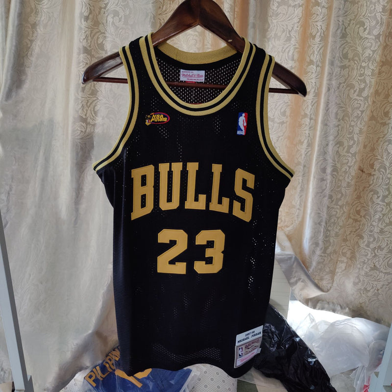 Regata Authentic Chicago Bulls Michael Jordan Championship Black Gold Jersey 1997/98 - OGJERSEYSHOP