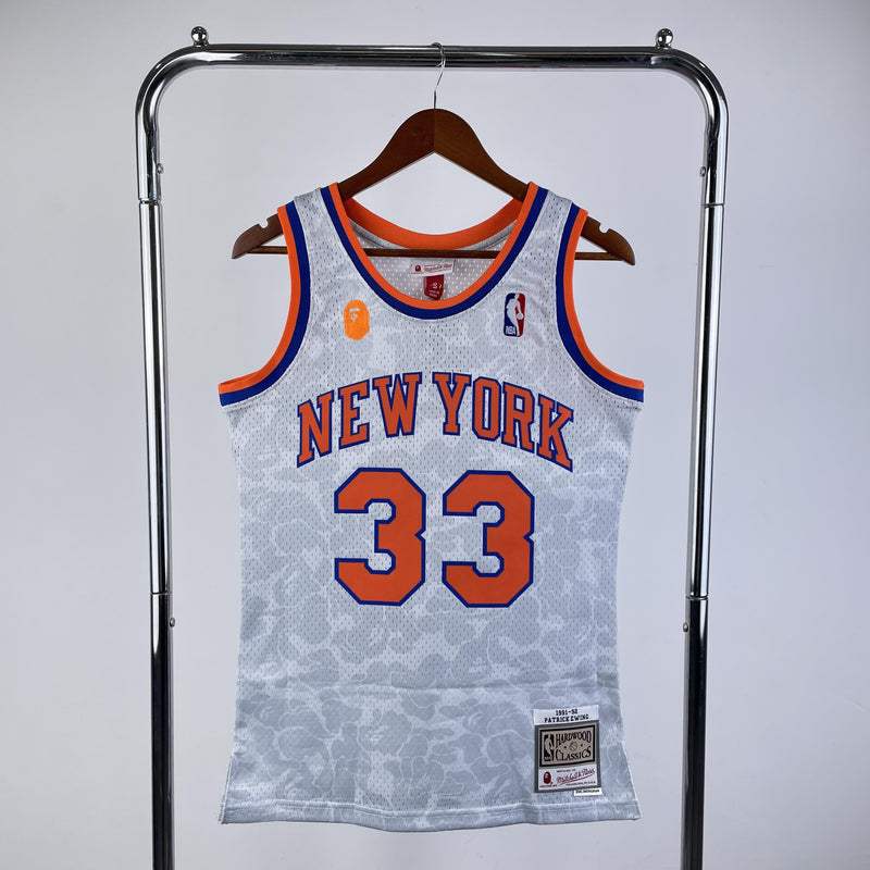 Regata Swingman BAPE X New York Knicks Mitchell & Ness Hardwood Classics 1991/92 Branca - OGJERSEYSHOP