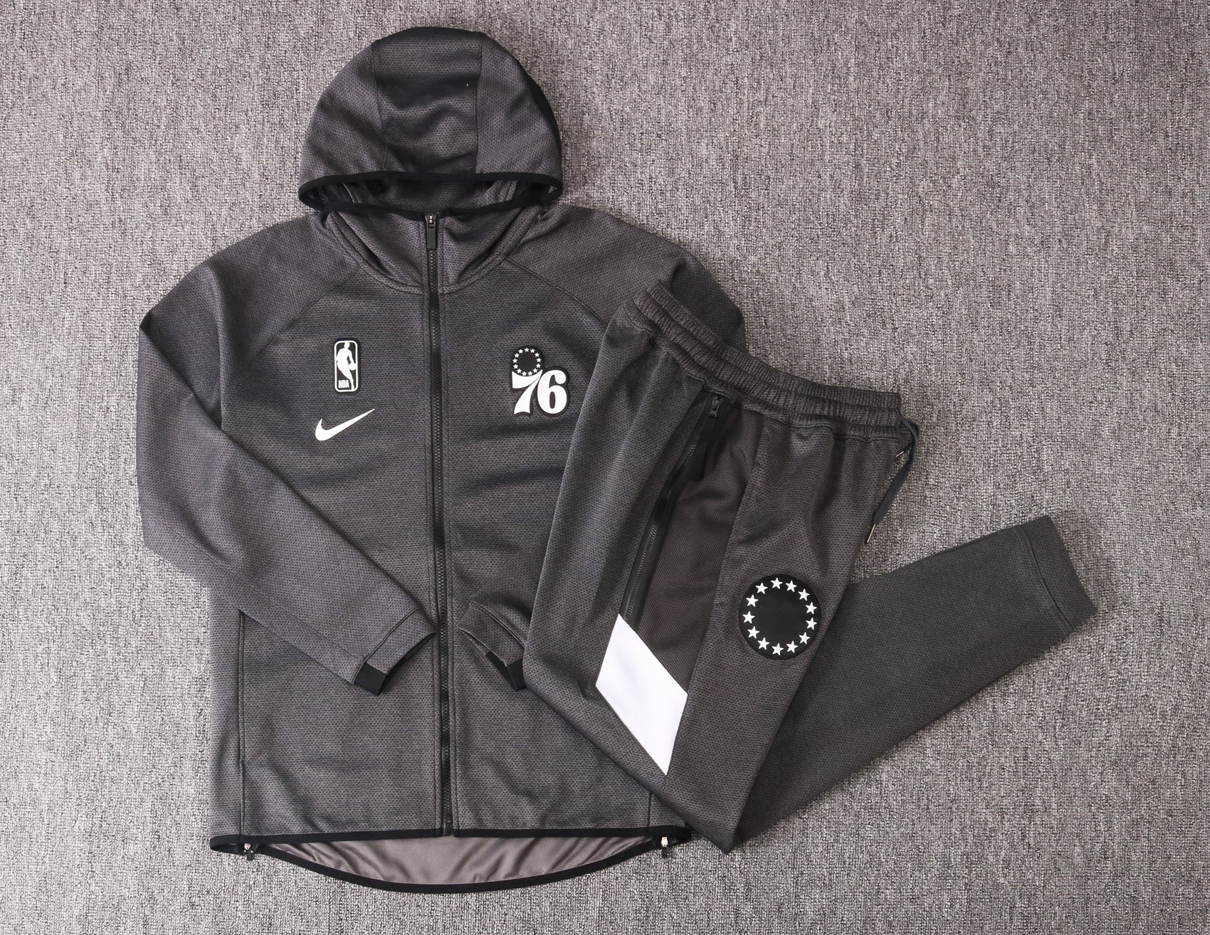 Conjunto Nike NBA Therma Flex Philadelphia 76ers Preto Treino