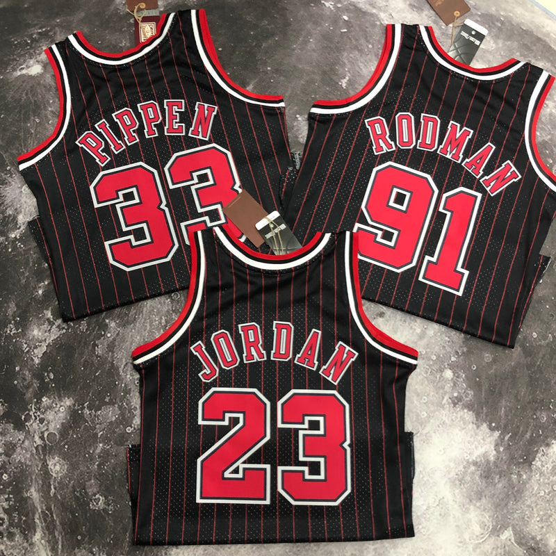 Regata Swingman Chicago Bulls Mitchell & Ness Hardwood Classics 1995/96 Preta/Vermelha - OGJERSEYSHOP