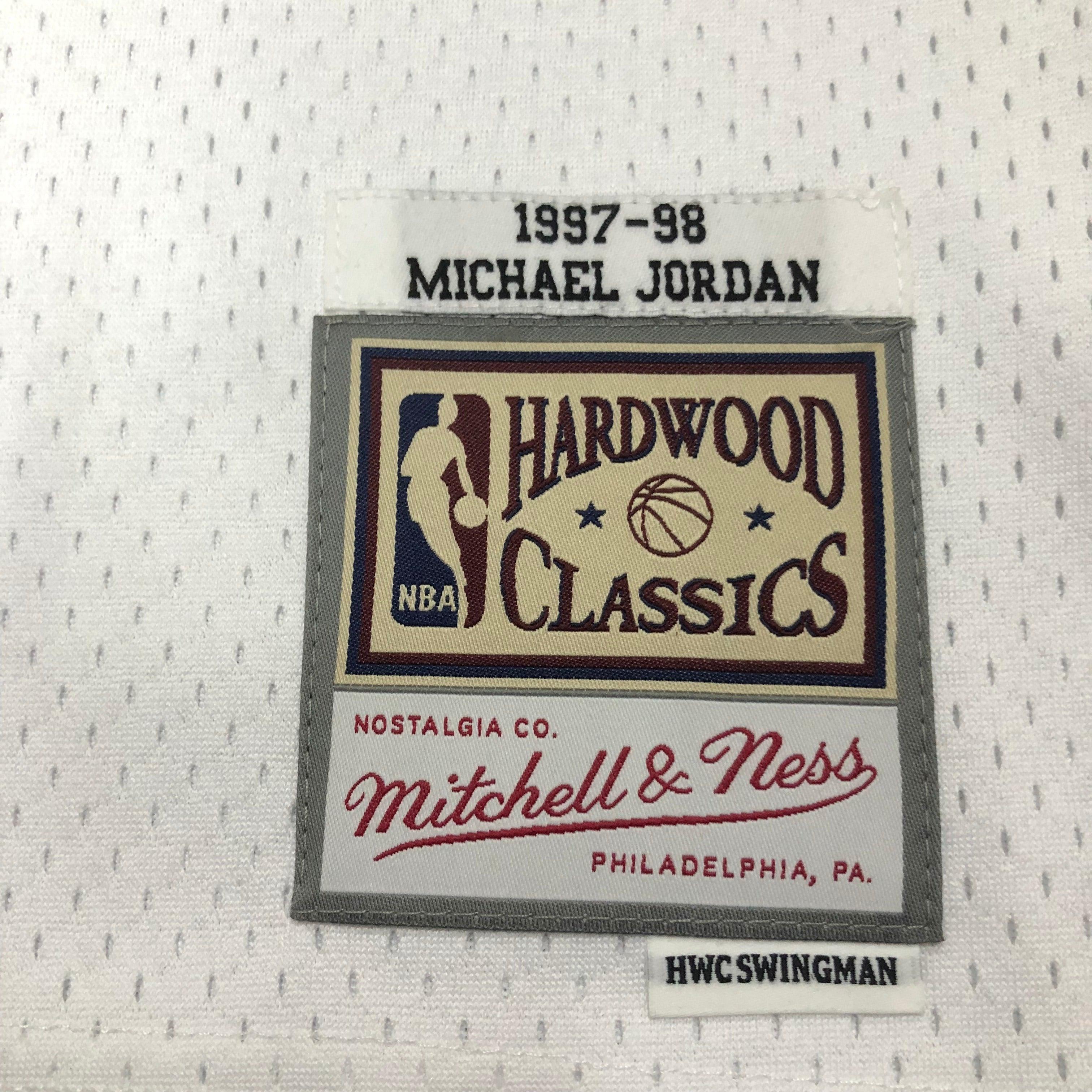 Regata Swingman Chicago Bulls Mitchell & Ness Hardwood Classics 1997/98 Branca - OGJERSEYSHOP